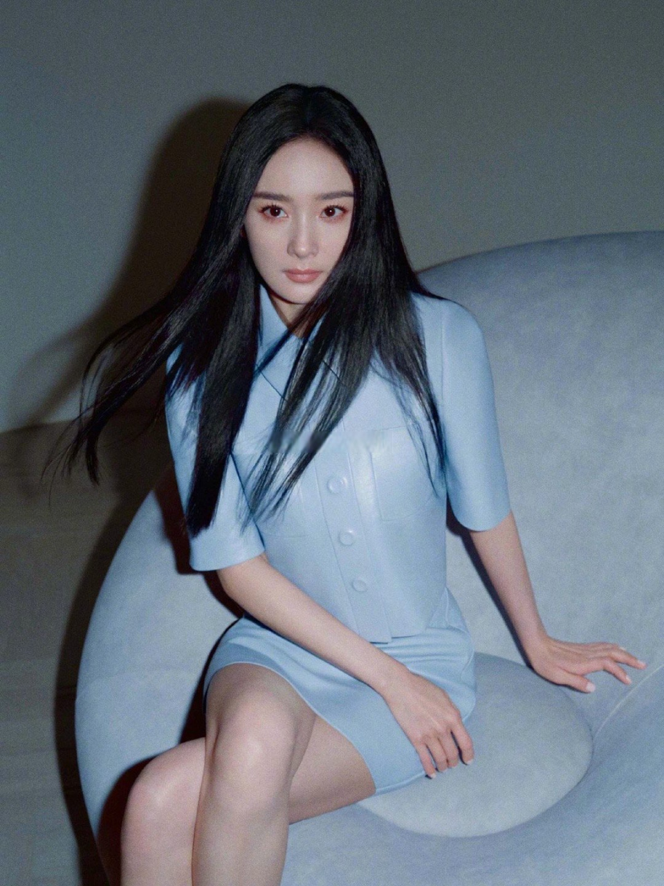 杨幂成为了loewe罗意威全球品牌代言人  倪妮现在有gucci,积家 刘诗诗