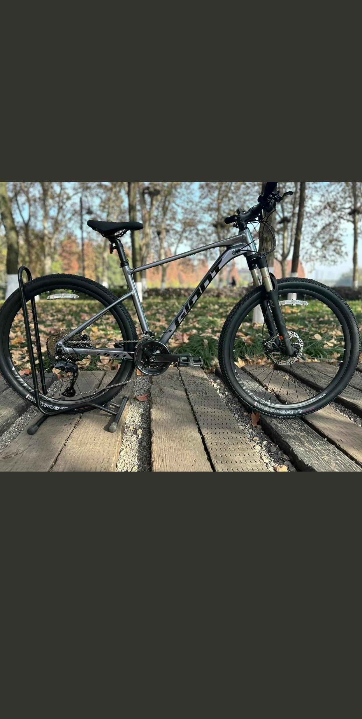 山地首选王 24款xtc 800,气辉色,也叫变色龙涂装,光线下,不同角度呈现