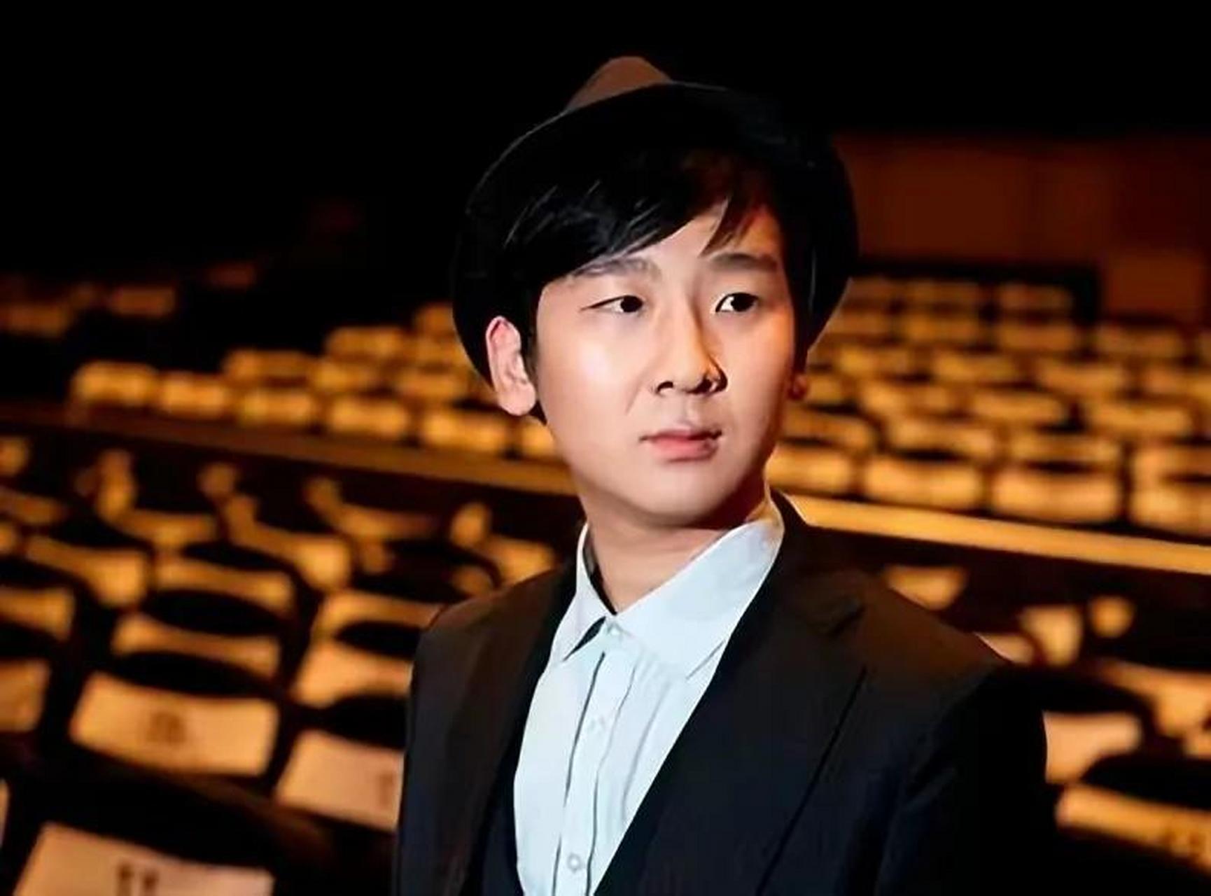 谢昀杉,这个曾经红极一时的小童星,如今却只能在网上搜索到一些过往的