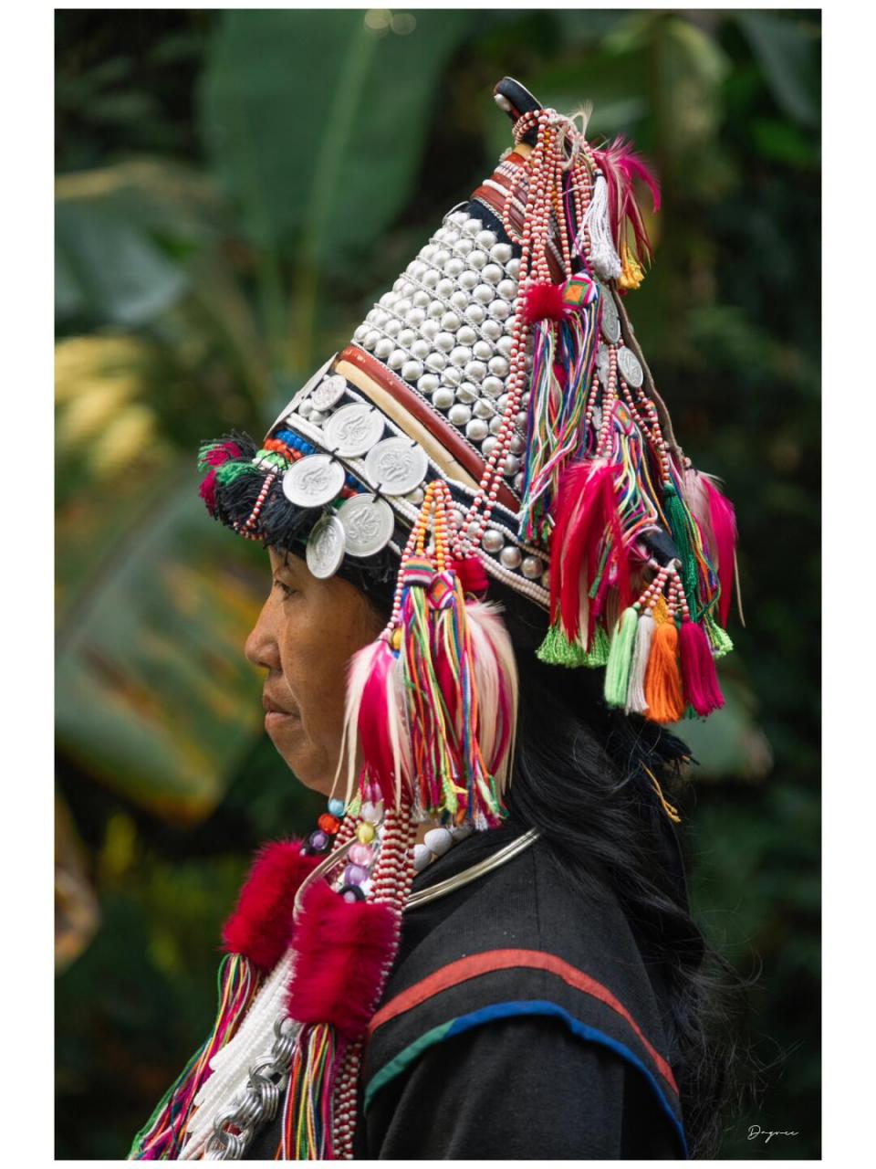 阿卡 人是哈尼族的一个支系,称爱尼人,自称阿卡,阿卡人是个跨境民族