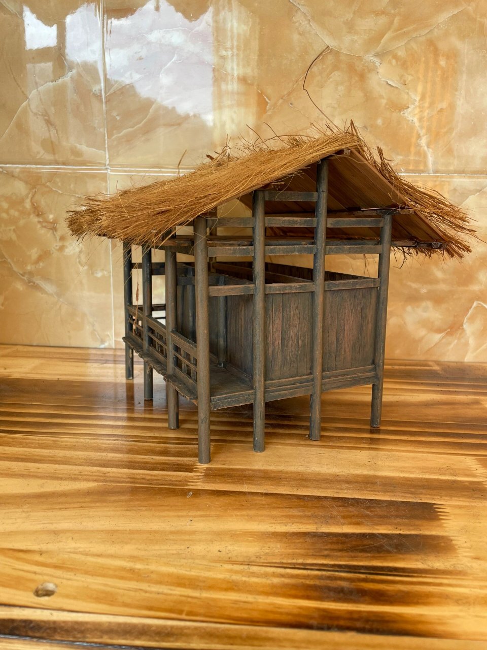 原创手工作品杆式建筑茅草屋模型 每天更新一个作品,继续花一天时间