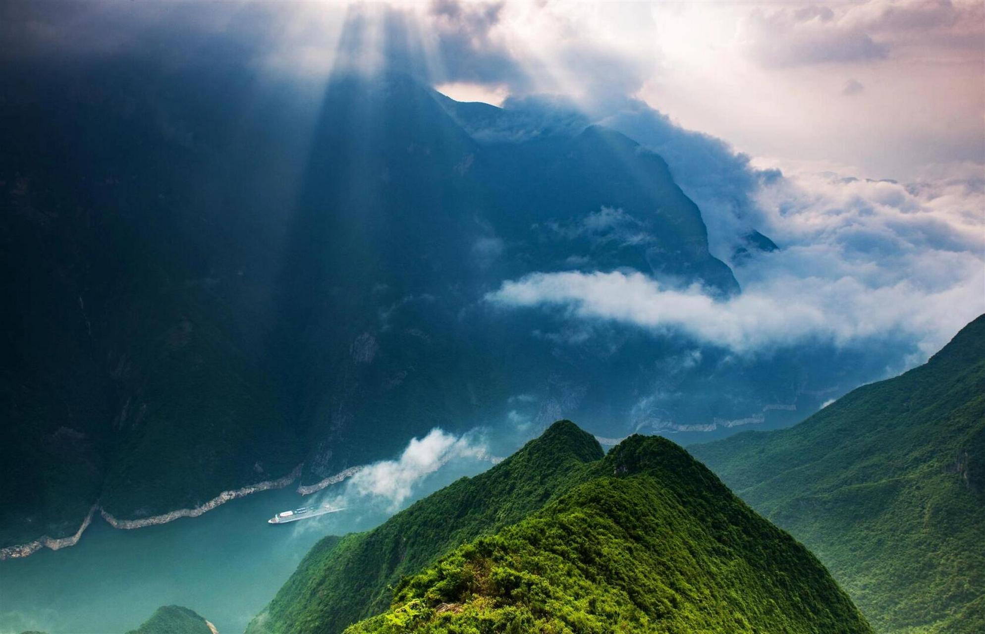 三峡云海日出图片