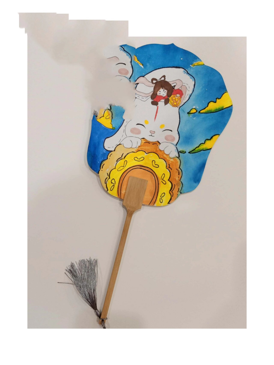 创意画《中秋节》 幼儿园,一年级 二年级及以上,都可以画扇子,很漂亮