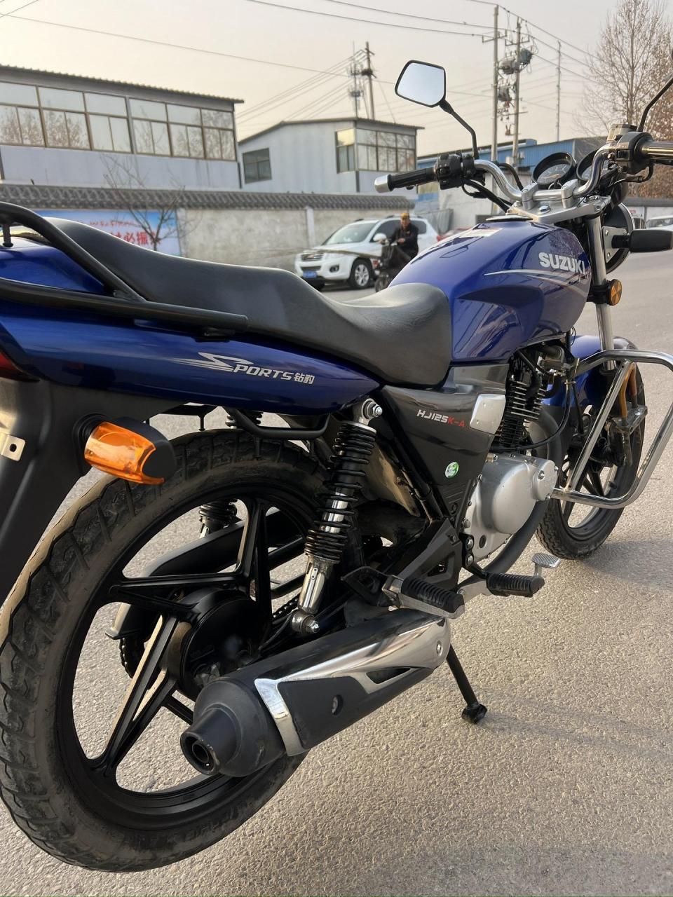 运动版铃木钻豹125,经典再现,整车全原装,发动机声音纯净,没挂牌,原车