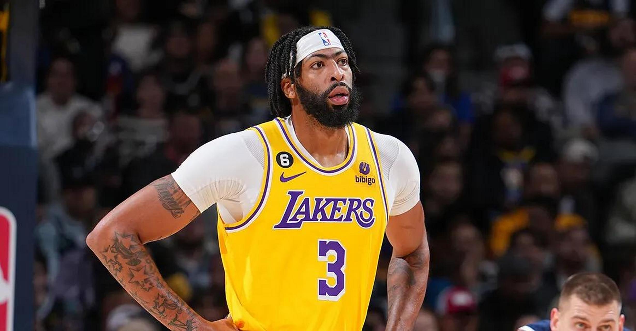 还是相信老詹能拿下今年的总冠军 决赛圈的当家球星,老詹是进入 分区