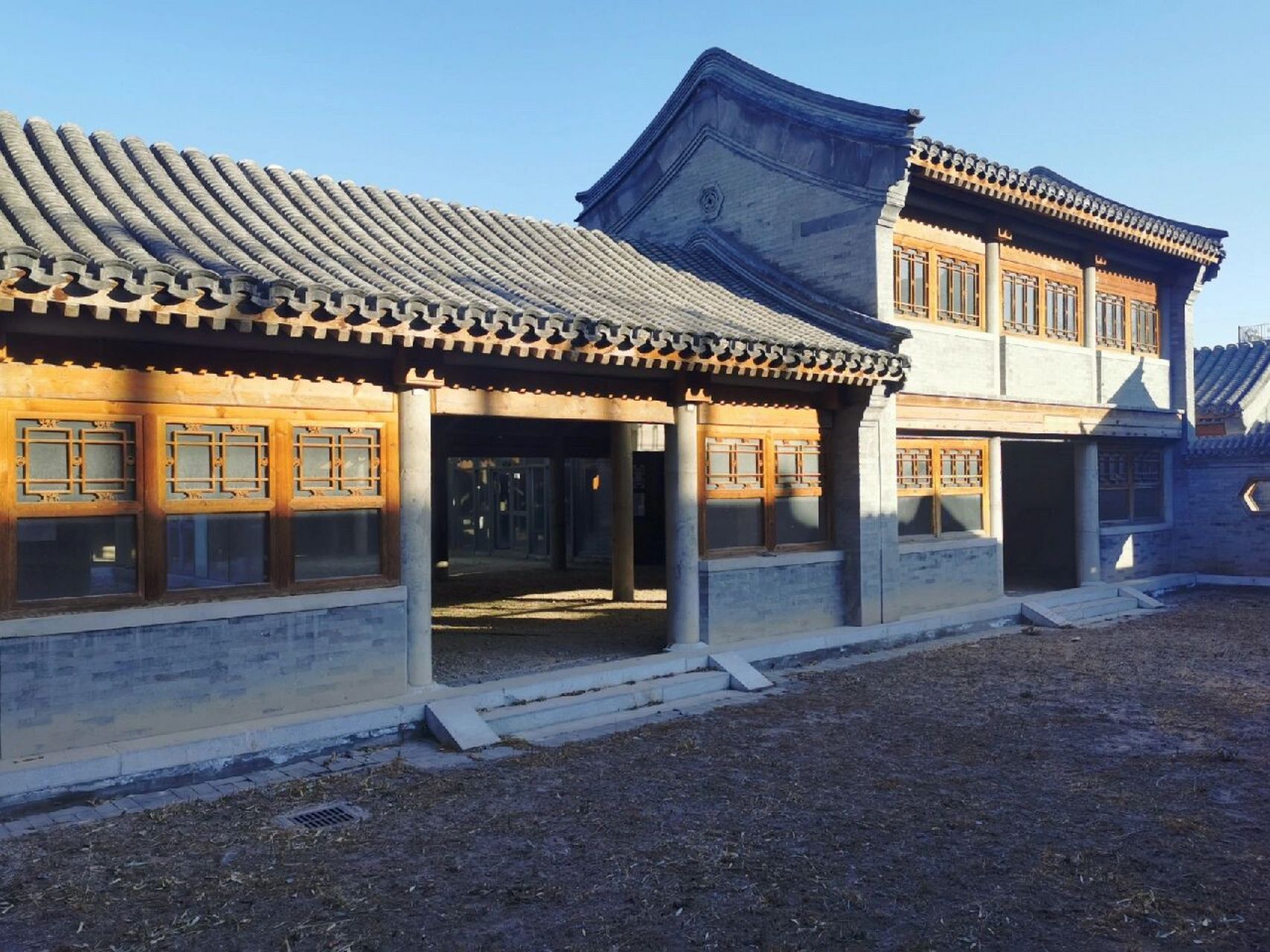 【北京四合院】南锣鼓巷玉河边,超大四合院 占地面积:1259.