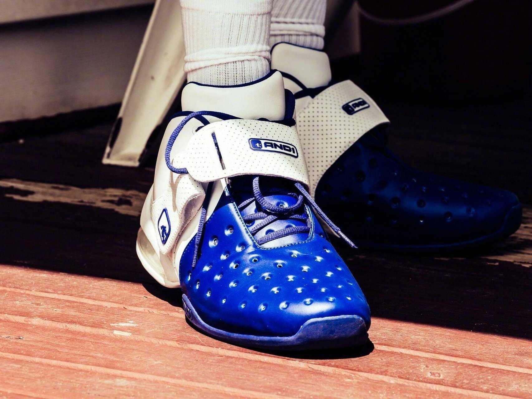 one复刻 街头品牌and1 邀请了当年的代言人本·华莱士为经典鞋款and1