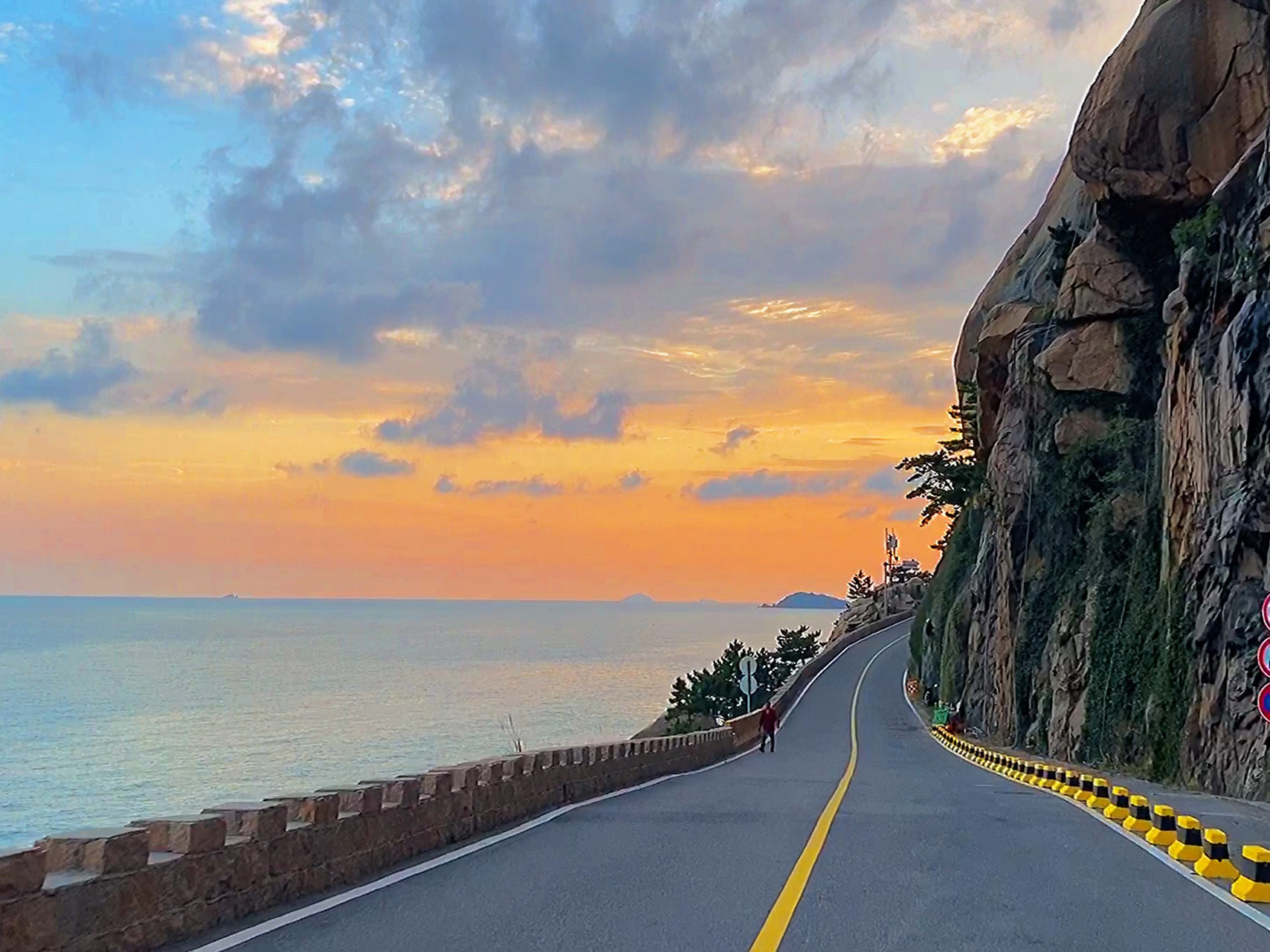 青岛崂山最美环海公路一定带最爱的人来自驾 青岛崂山最美环海公路