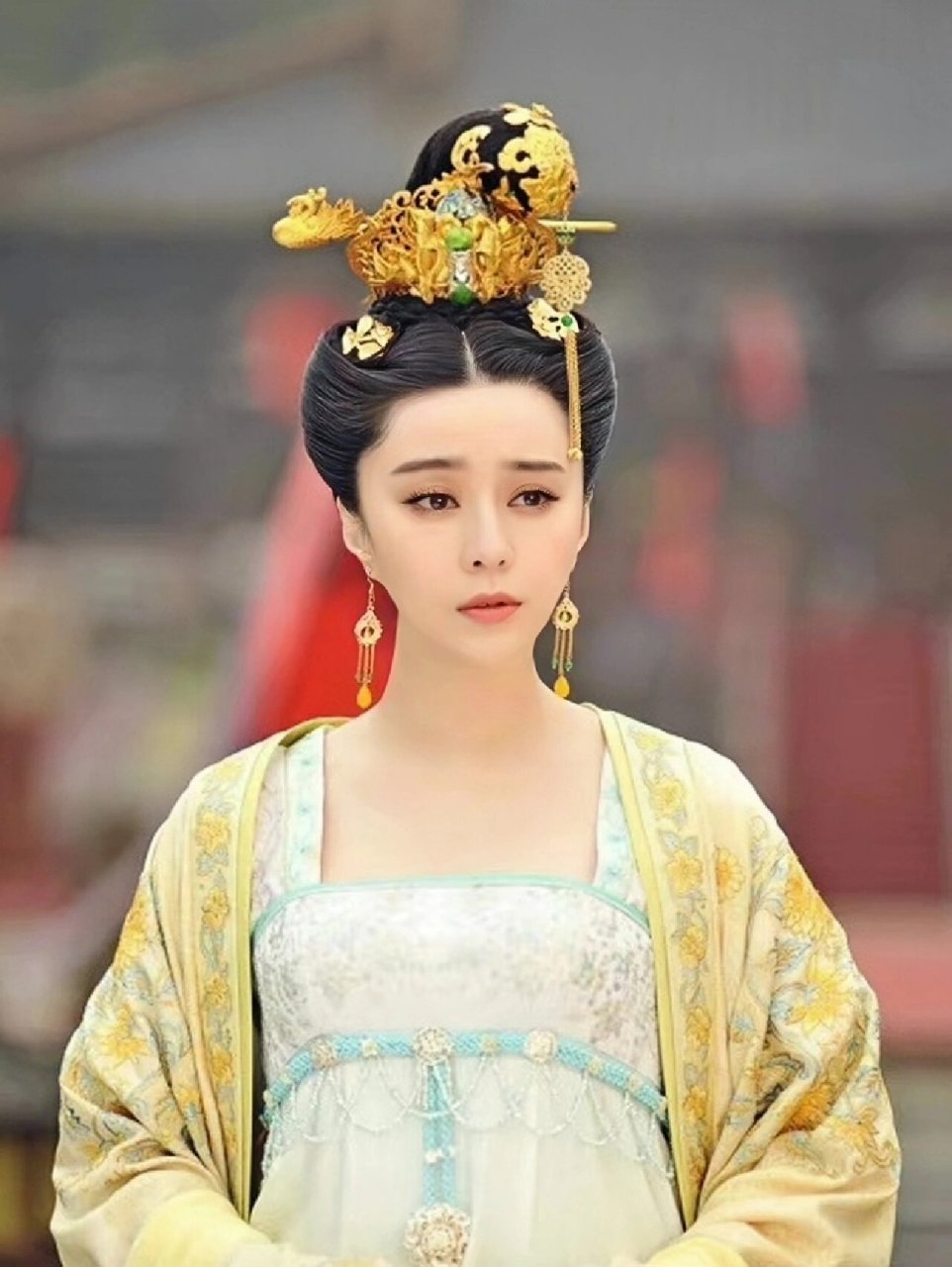 美艳动人的媚娘 这个版本的武媚娘是最让我念念不忘的,因为范爷的