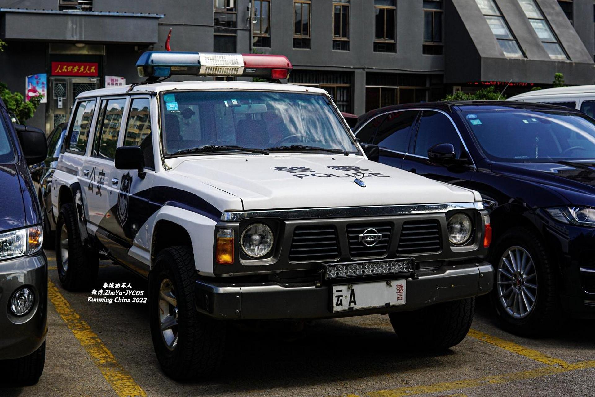 广州云豹尼桑途乐y60,途乐虽然在国内并没有像酷路泽那么大的市场,但