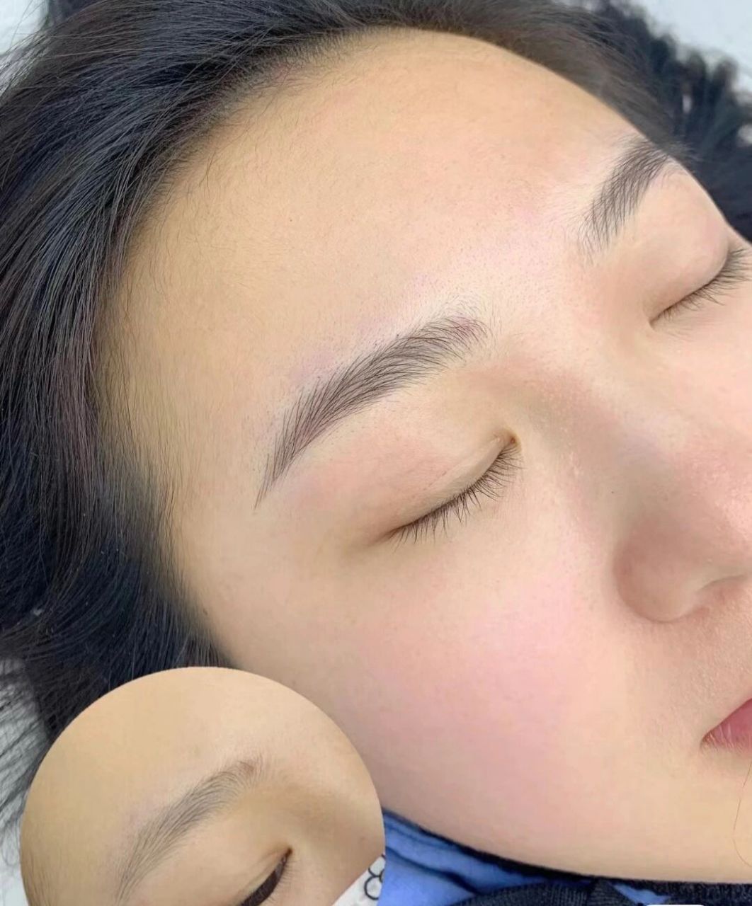 到底雾眉好看还是线条眉好看呢 雾眉,妆感比较重,适合经常化妆,皮肤暗