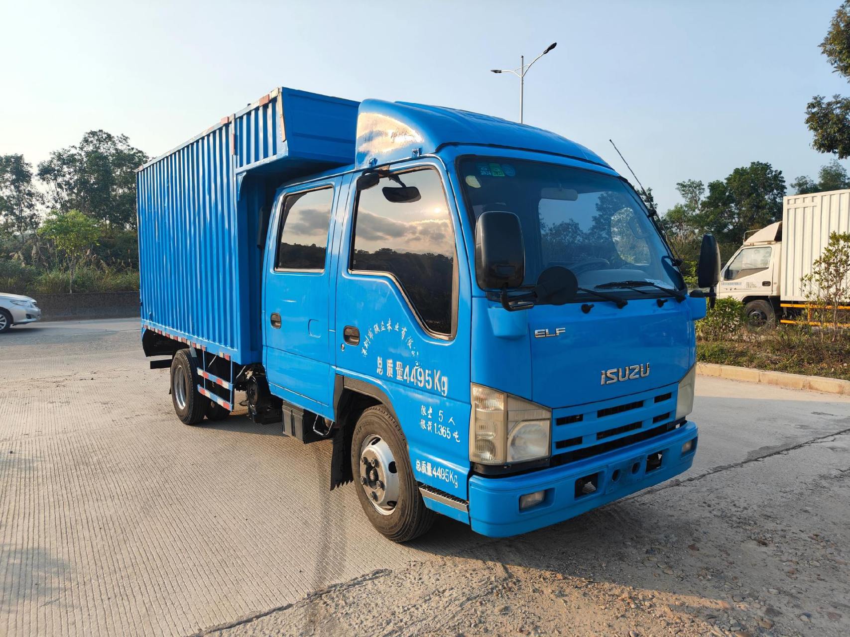 二手货车,17年7月双排后双轮五十铃厢式(长3.3米x宽1.88),4k3.