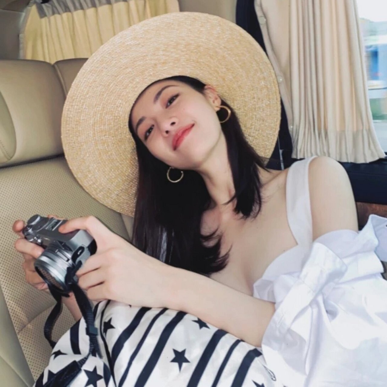 换个美美的头像「钟楚曦」