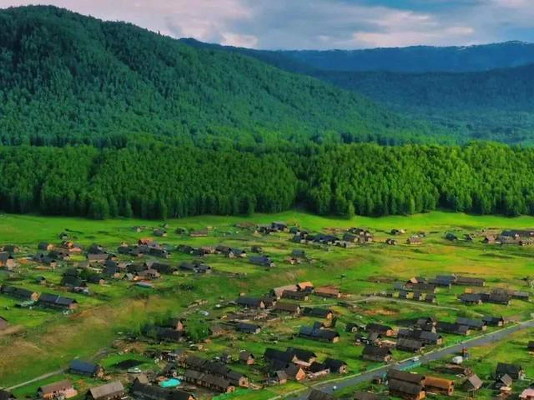 禾木的夏天,景色美