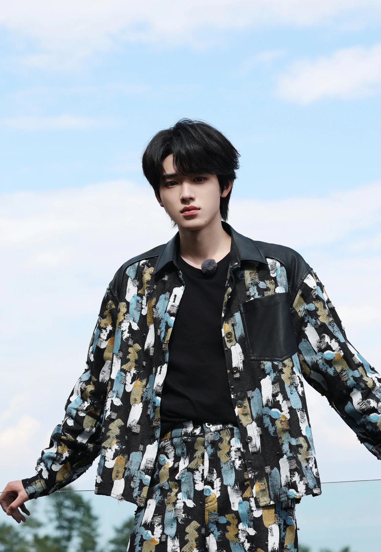 宋亚轩真是越来越帅了!