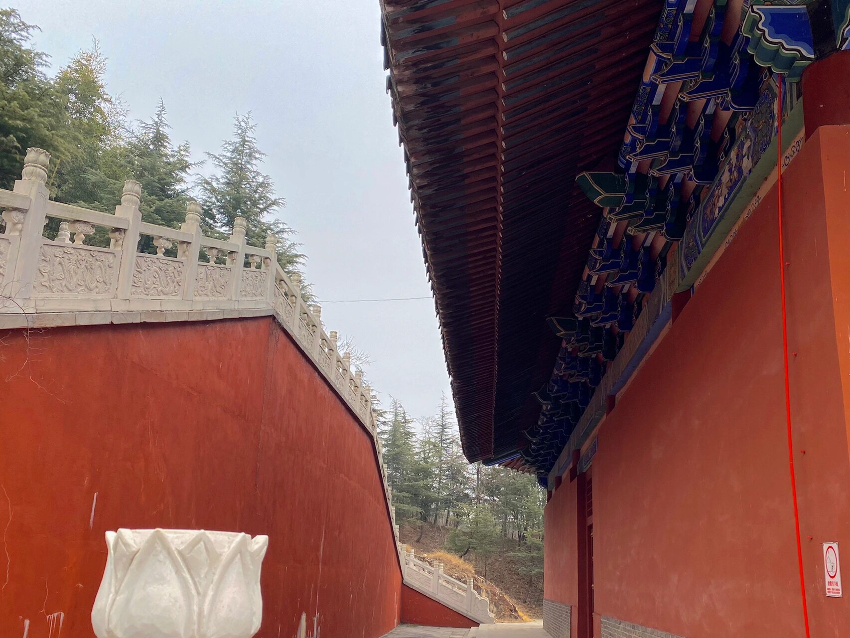 邳州市/艾山风景名胜区 铁佛寺,华严寺,大型音乐动态喷泉,九龙佛等.