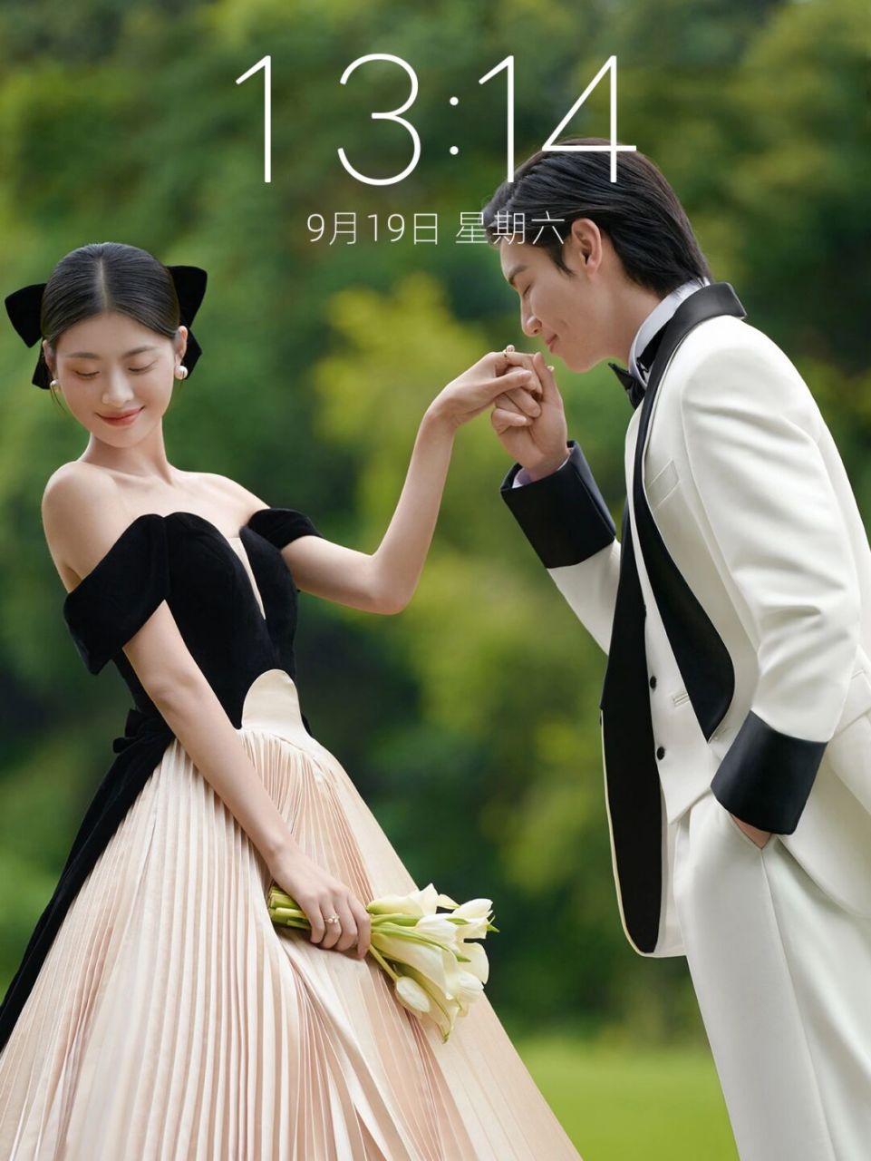 超适合小女生的婚纱照,鞠婧祎同款礼服 · 重庆婚纱照丨草坪婚纱照丨