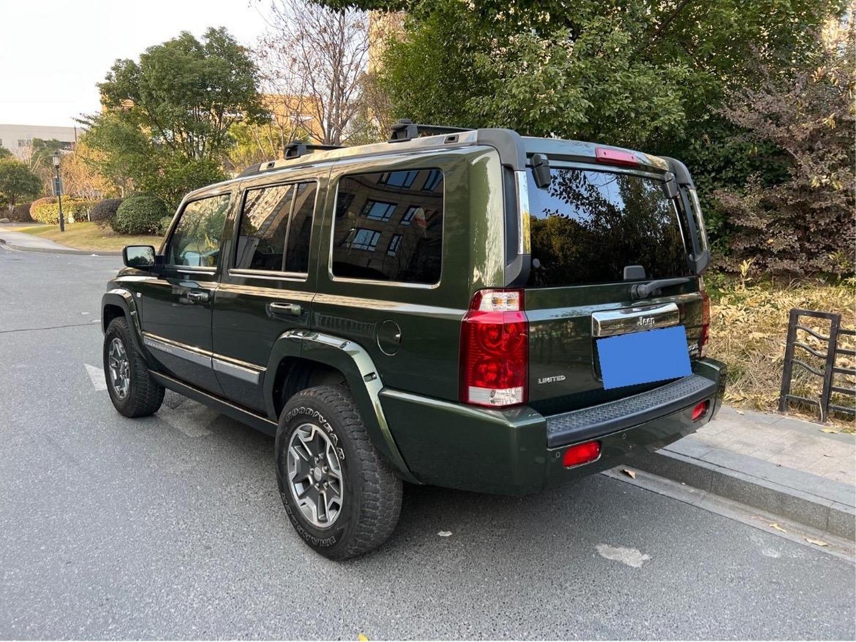 08款jeep指挥官5.7l,行驶16万公里,个人一手车,车况好无事故