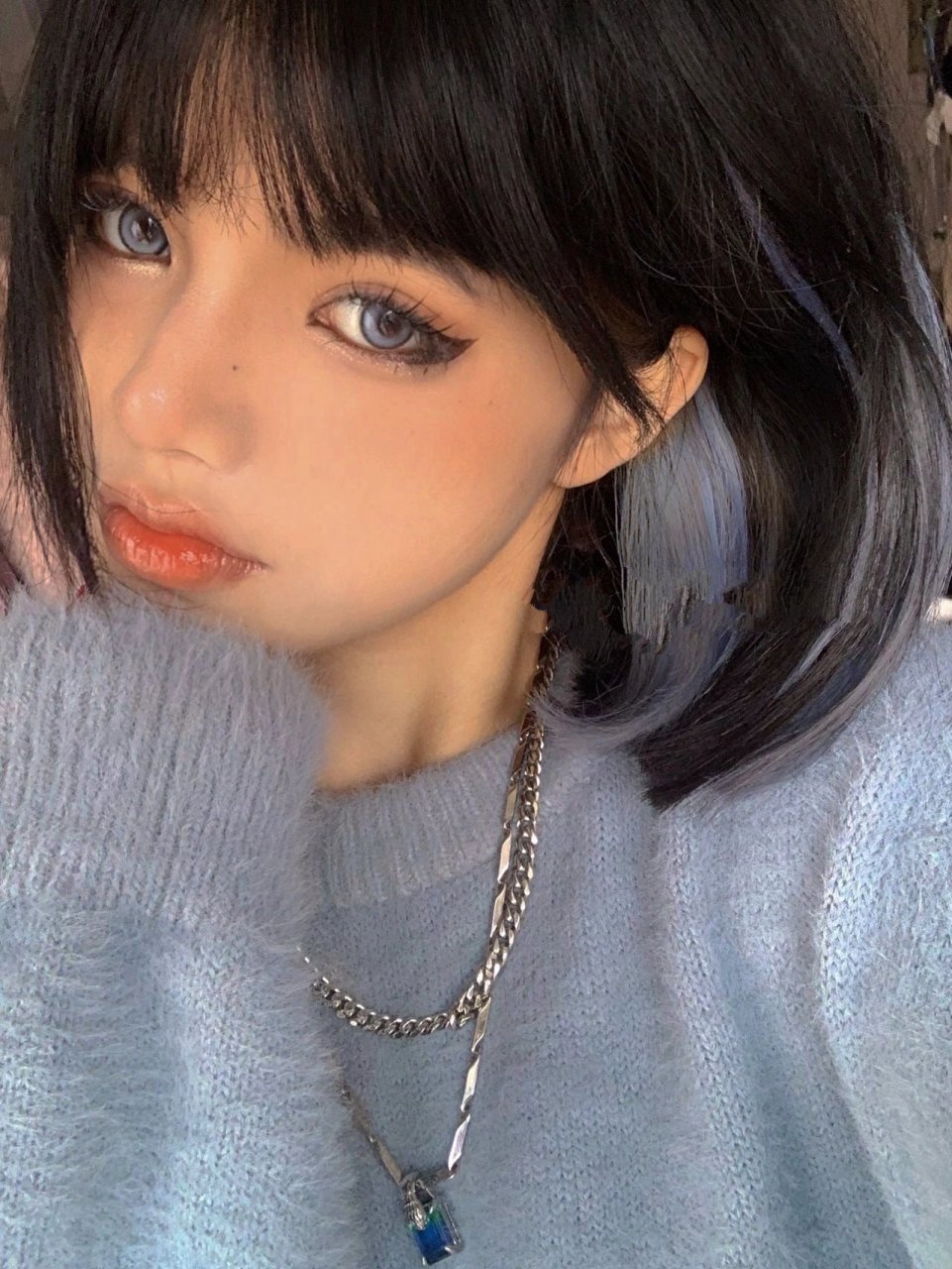 2022高级的发色黑茶色加雾霾蓝女生必染哦 2020最火显白小众挑染欧美