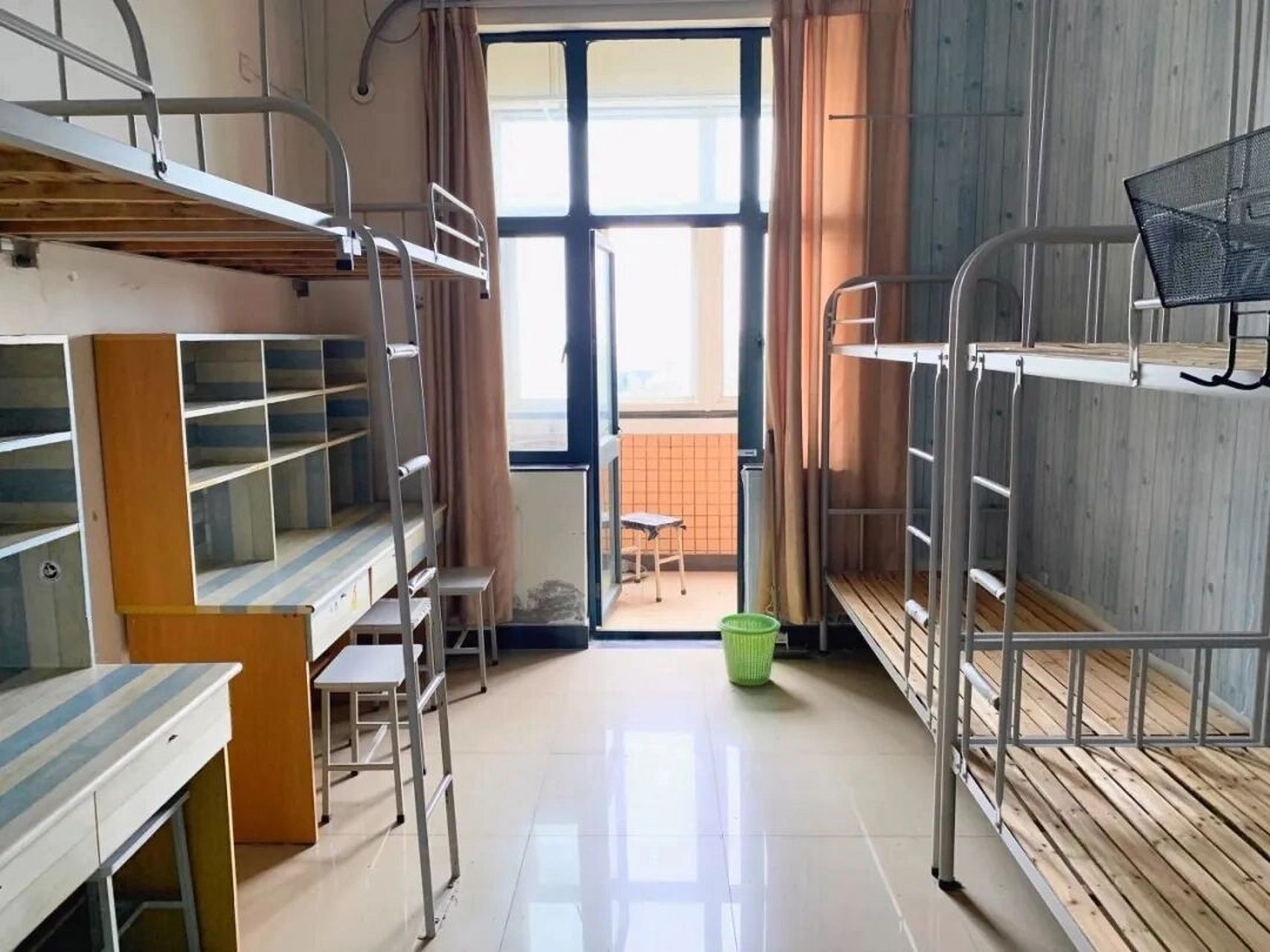 嘉兴学院平湖校区宿舍 平湖校区的专业有:小学教育,学前教育本学前