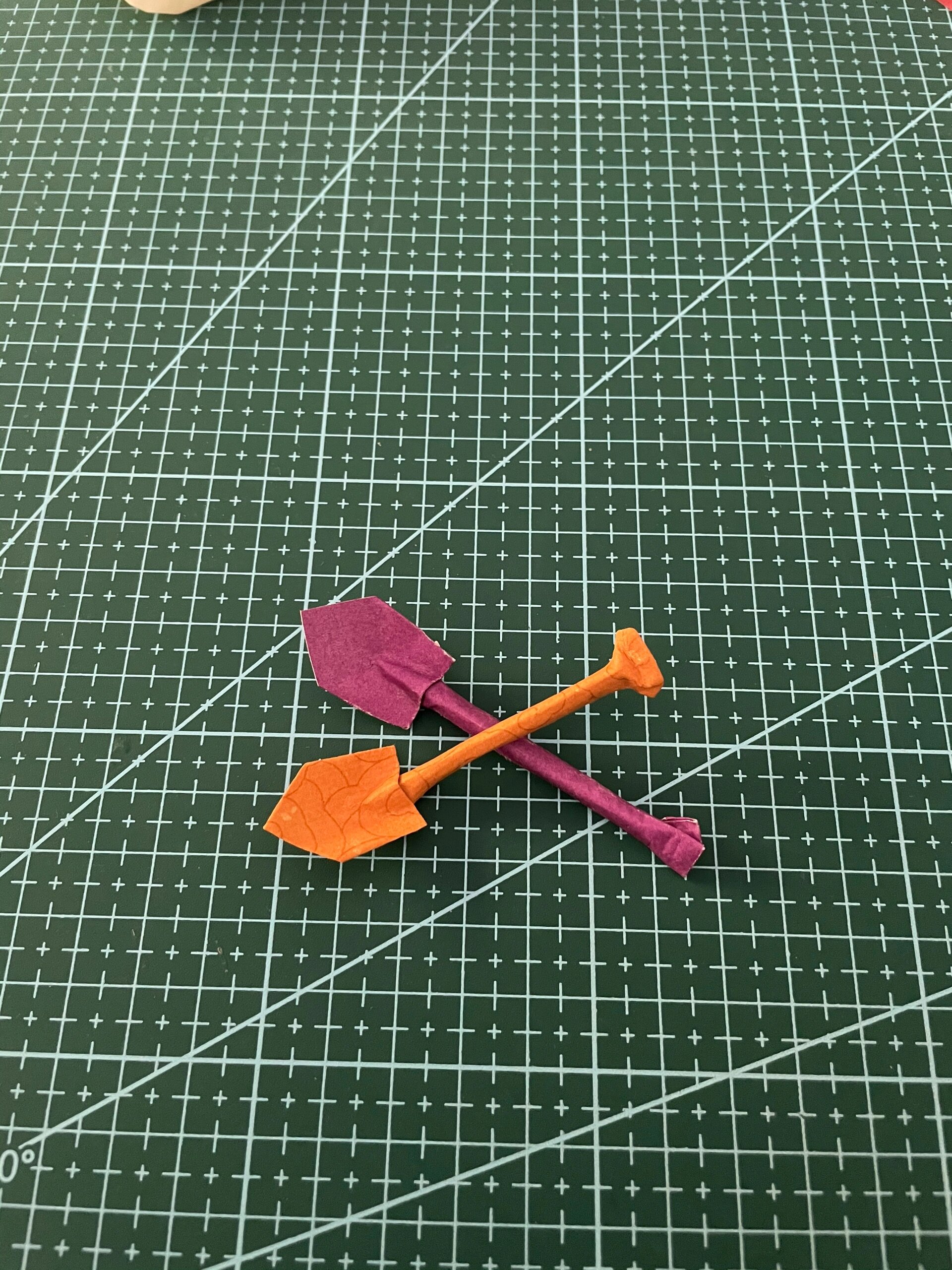 口香糖包装纸也行 教程出自微信公众号:白叔的折纸