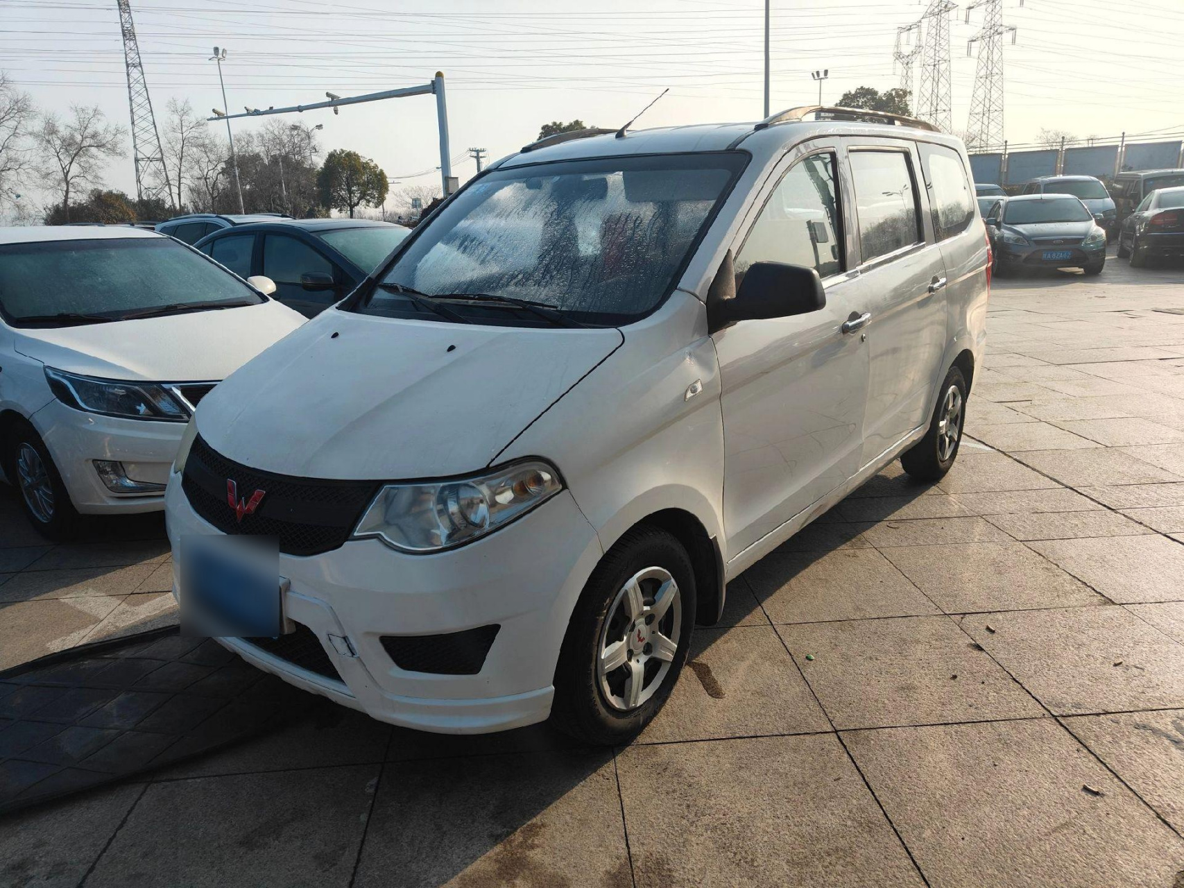 新到个人一手,2016年五菱宏光s原版车.