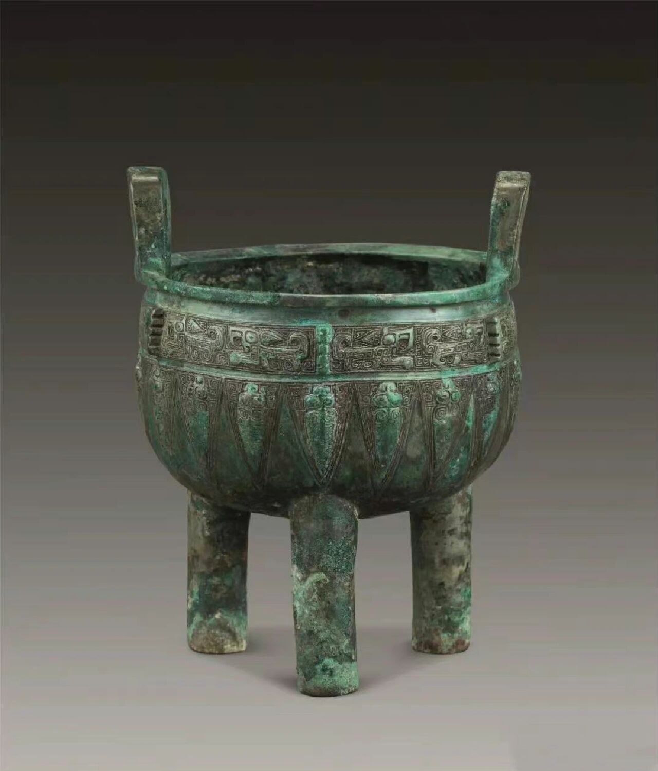 中国古代青铜三足鼎