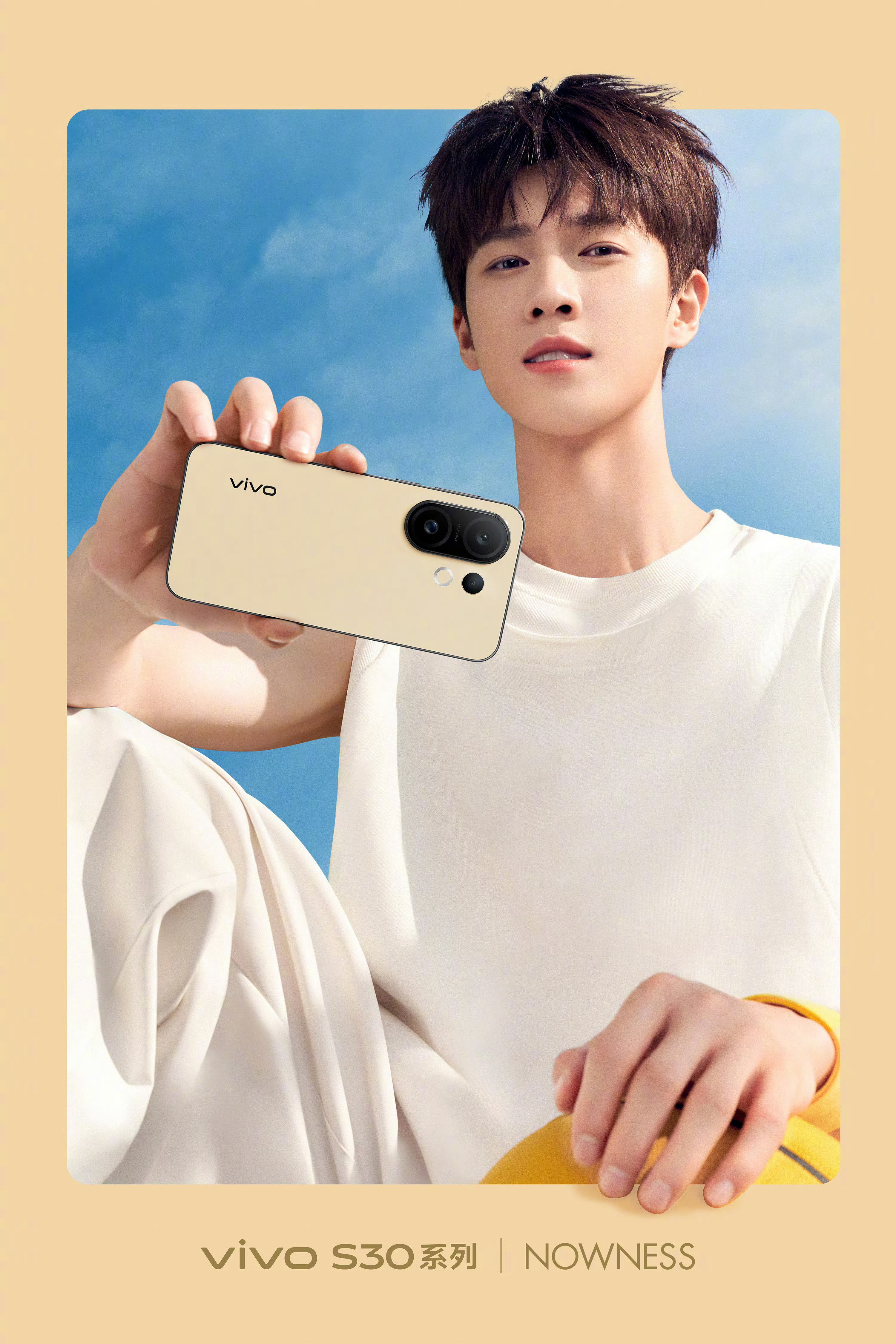 这次的vivo s30系列,代言人不止周也,还有李昀锐,也是人像体验官