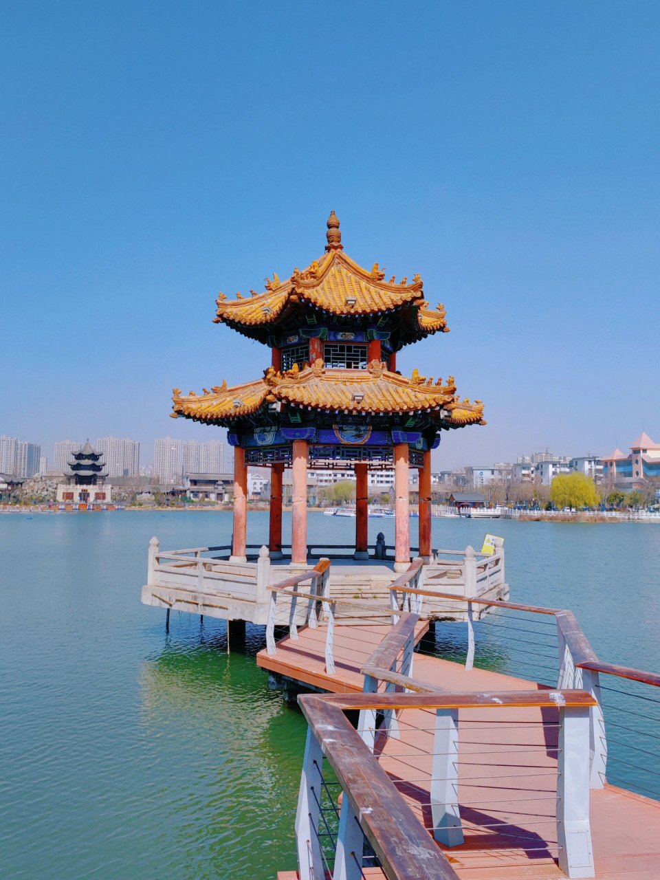 漫步老城曹州,古城与水相映岂不美哉 老城曹州,水邑天下中,菏泽文化源