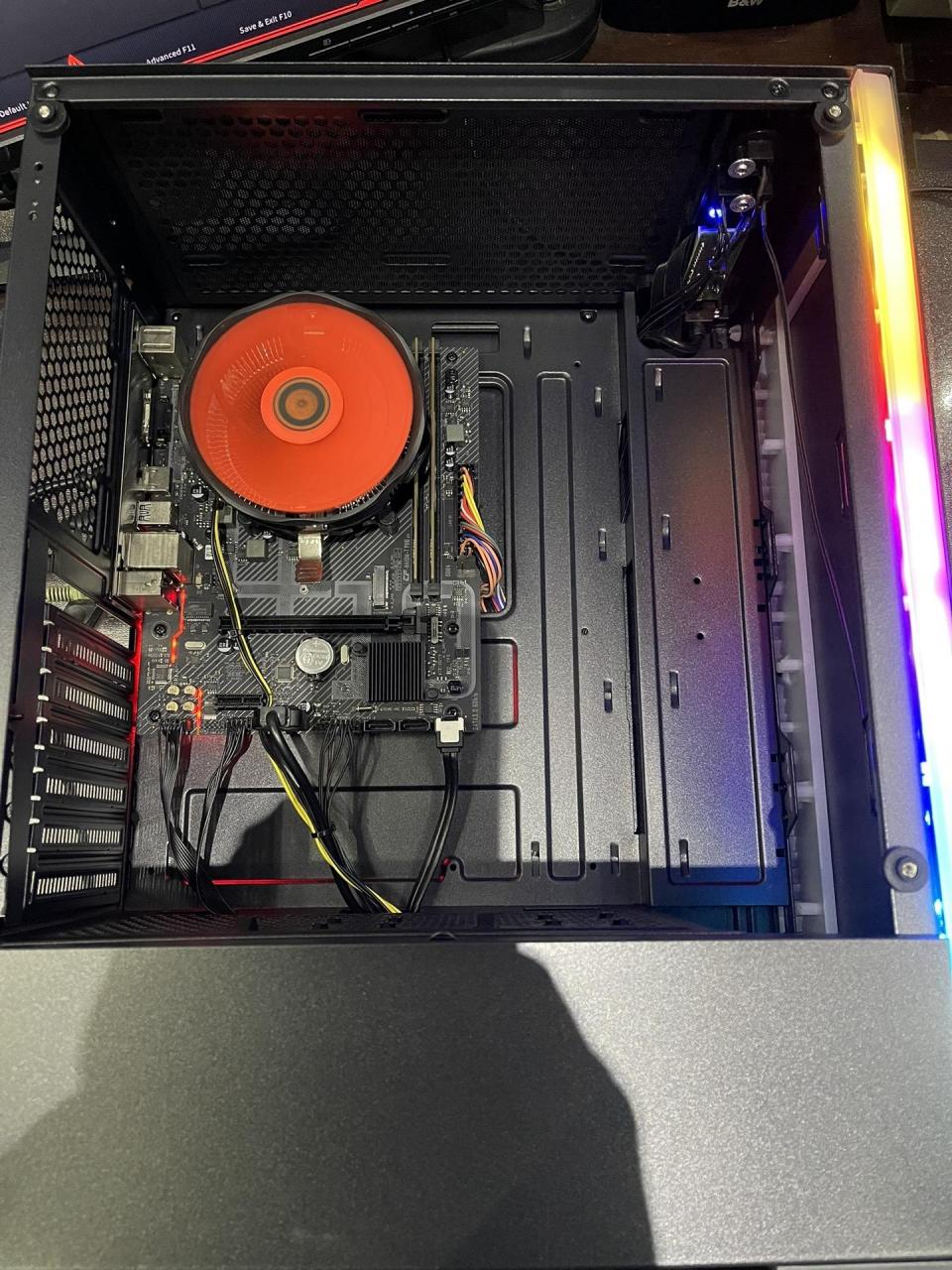 英特尔10代奔腾双核g6405,七彩虹h410m主板,七彩虹全新256g固态硬盘