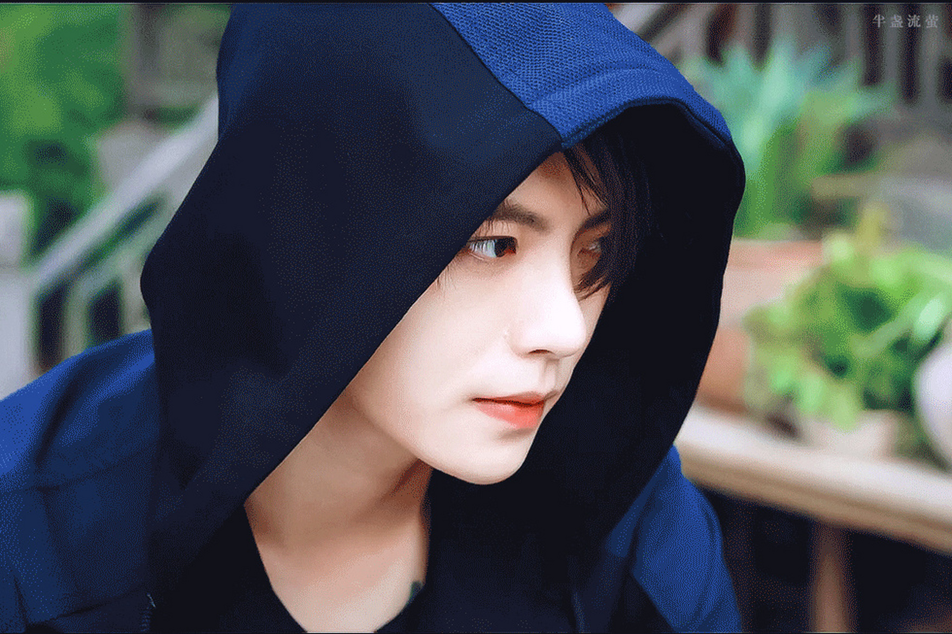 终极笔记肖宇梁版演的张起灵绝了 气质清冷疏离 打戏也干净利落  这版