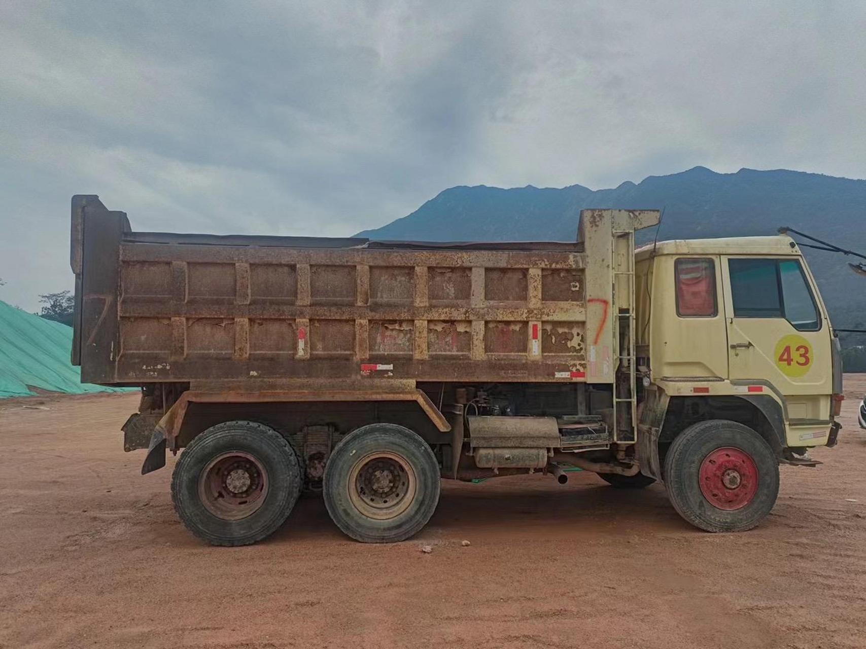 三菱419 三凌泥头车,机头419—1a,m12一4波箱,标准12方车箱,车况靓