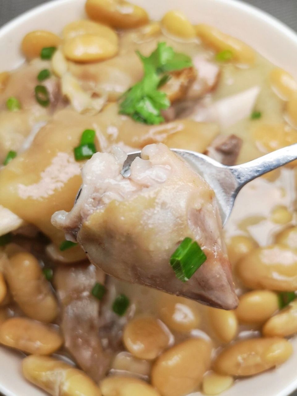 6015这道雪豆蹄花汤简直就是宿醉后的爱,激情过后落得抚慰,汤白豆