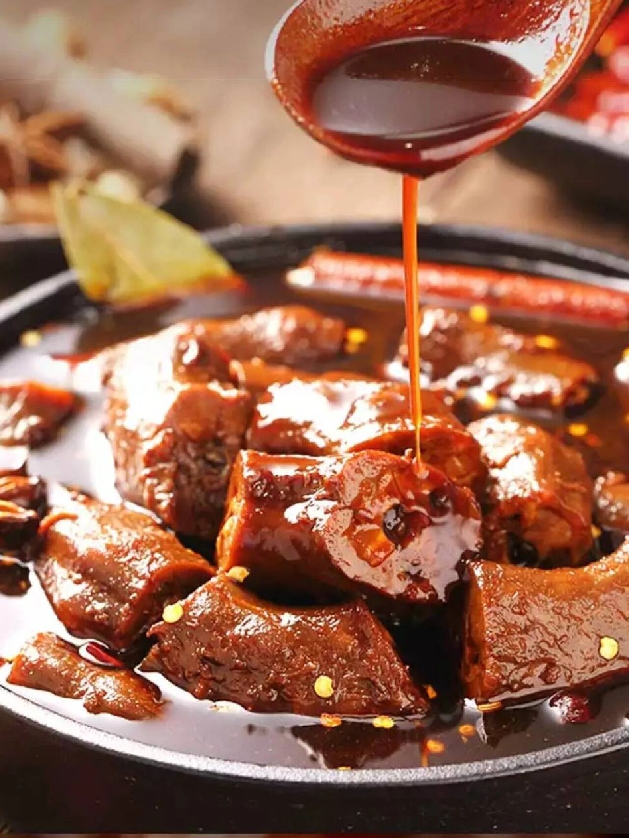 类食品(主要是鸭脖,酱板鸭,包括酱鸭翅,酱鸭脖,酱鸭拐,酱鸭掌,酱鸭舌