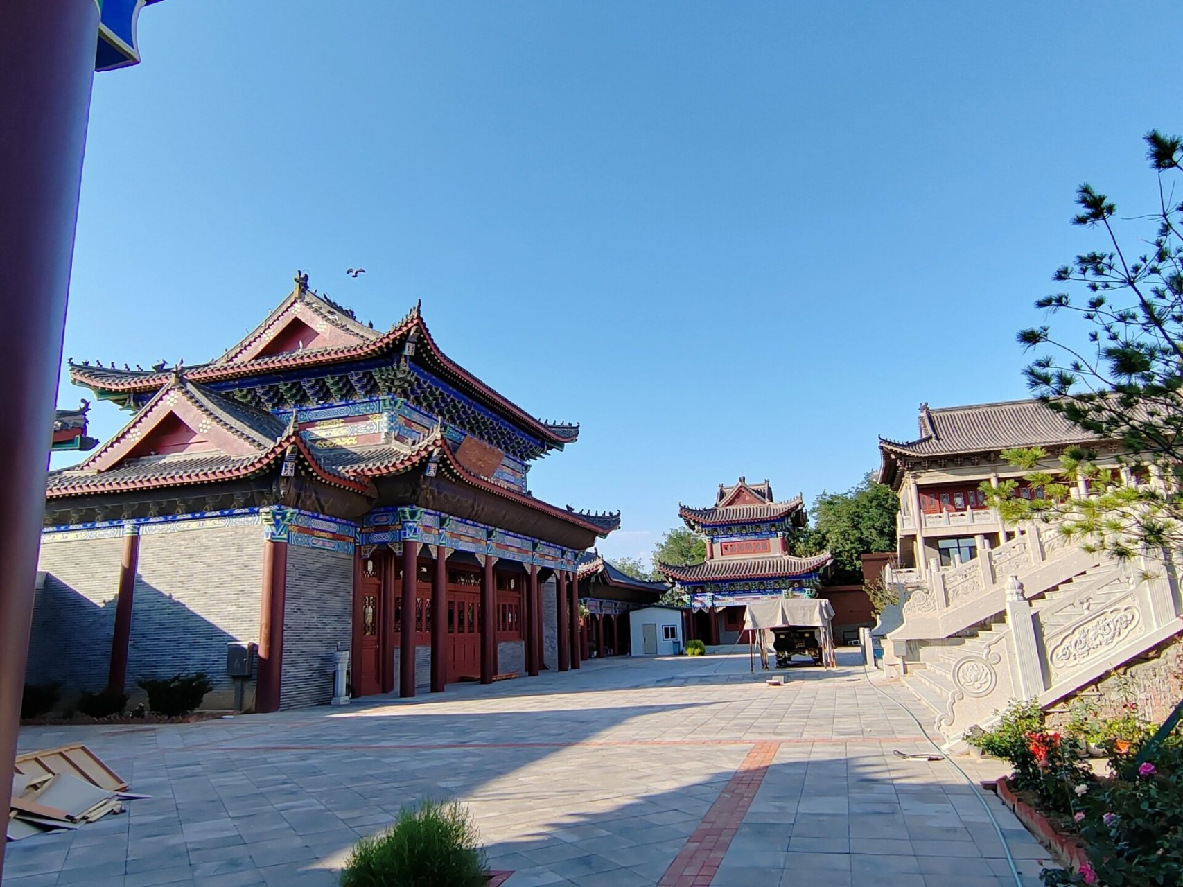 葫芦岛普度寺 从葫芦岛往锦州走的时候看到了一个寺庙,就停下来溜达