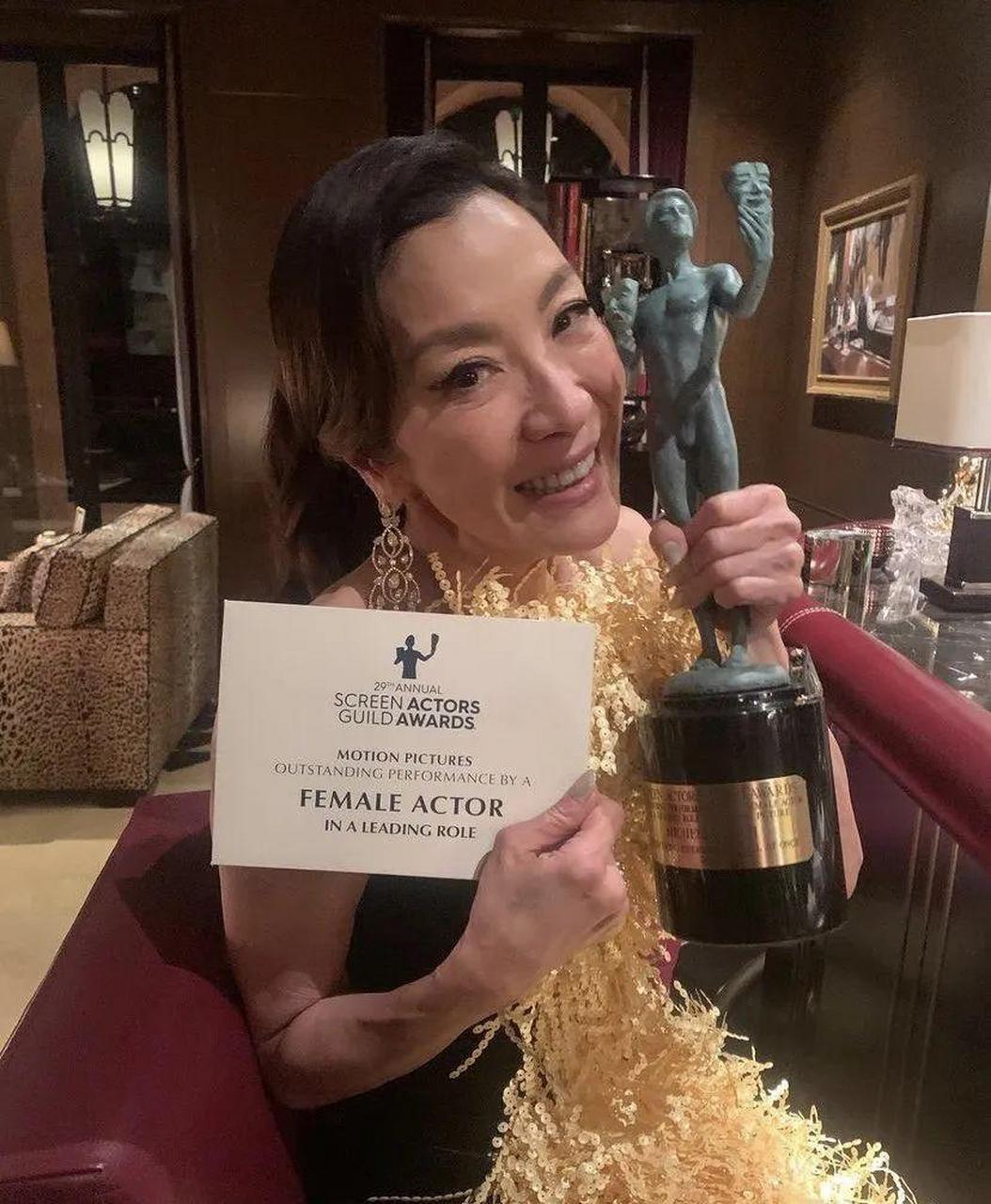 美国演员工会奖是美国影视演员协会颁发的一个年度奖项,对奥斯卡起到