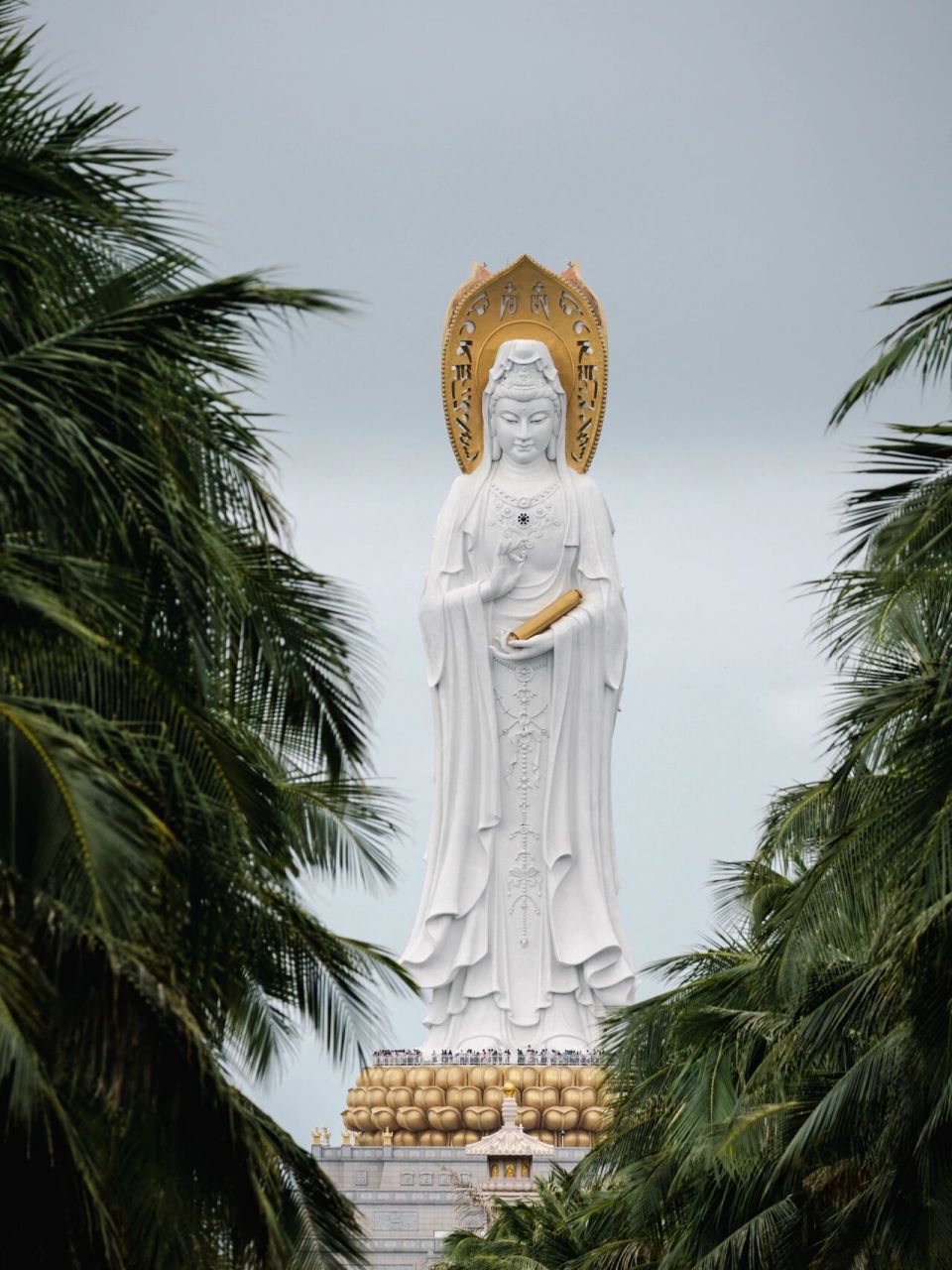三亚拍照 | 阴雨天的南海观音 今年春节期间整个海南天气都不好,只有
