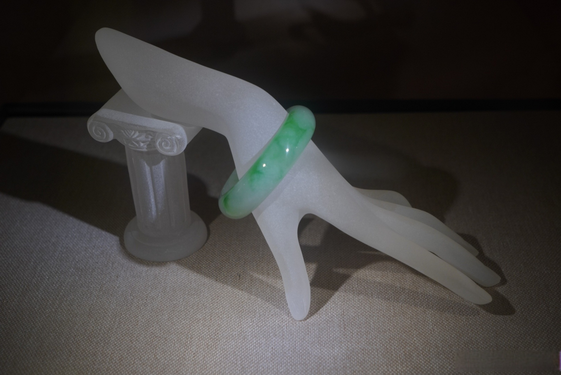 翡翠博物馆以实物为载体,多角度,全方位展示翡翠开发史,展示翡翠鉴赏