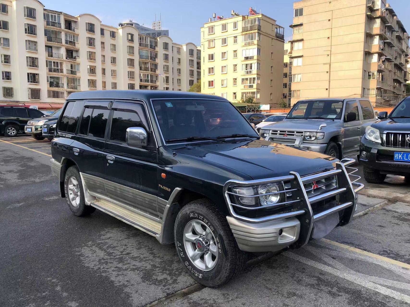 98年三菱帕杰罗v33自动挡,全车已整备好,必须过户,全款5.6万包过户