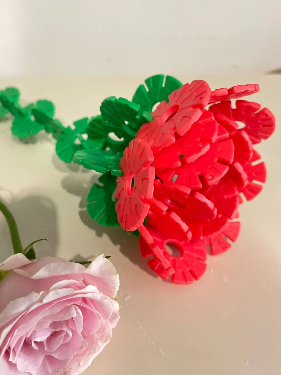 玫瑰花-雪花片创意拼搭 妈妈说比买的都好看