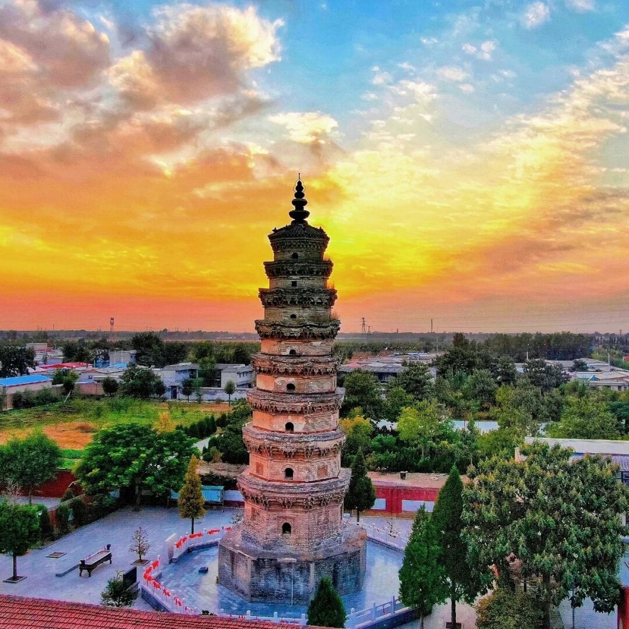 佛塔寺 南宫,西汉初置县,因西周"八士"之一"南宫适(kuò)"曾隐居此地