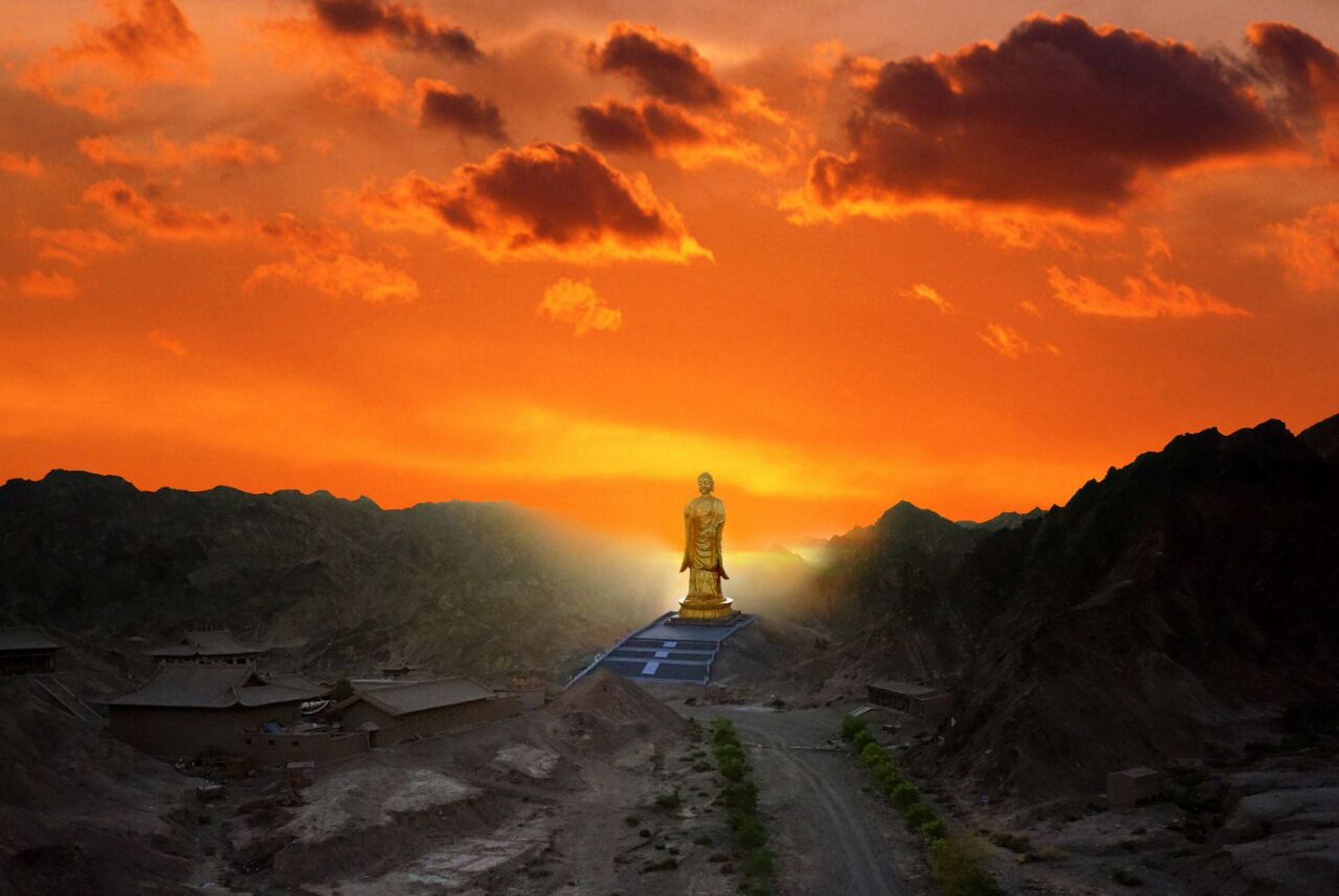 传说边界的文化名山 屹立在神话传说边界的文化名山——敦煌三危山