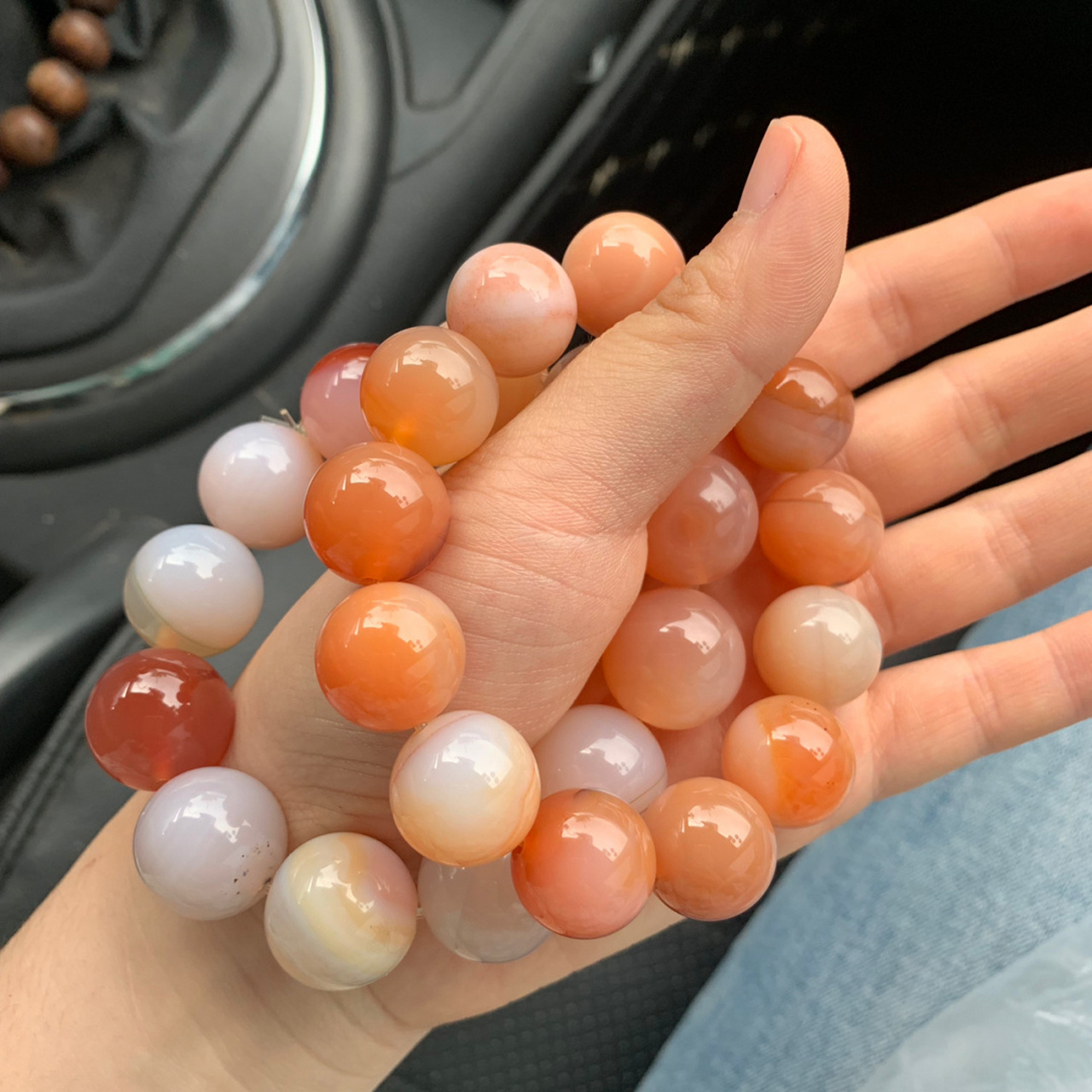 极品玛瑙手串新疆奇台捡的原石打成手串 我老公去奇台搜集的捡的成色