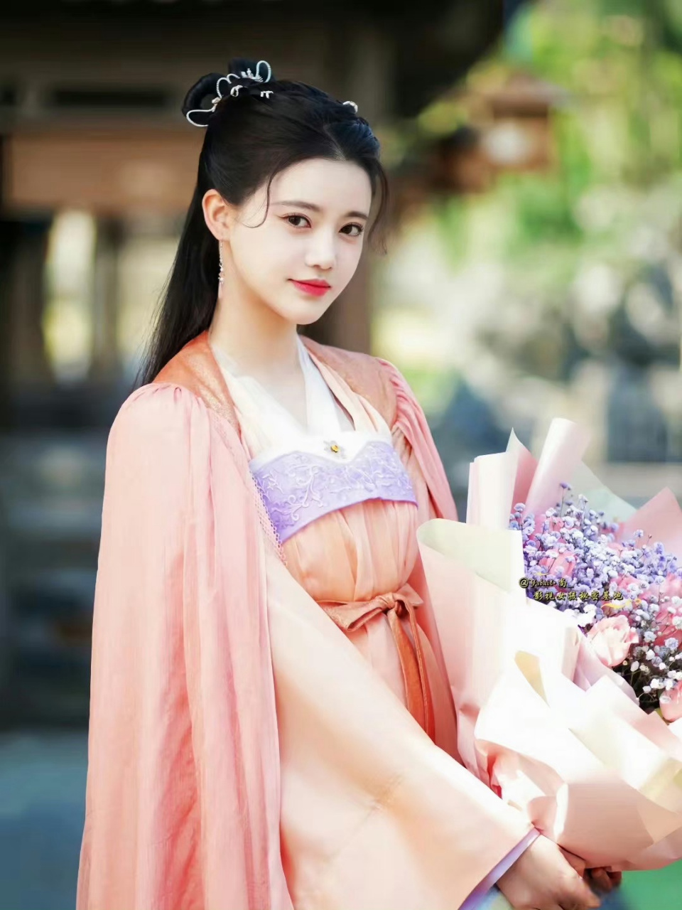 翩然原来跑这来当狐狸 02剧名:《亲爱的天狐大人