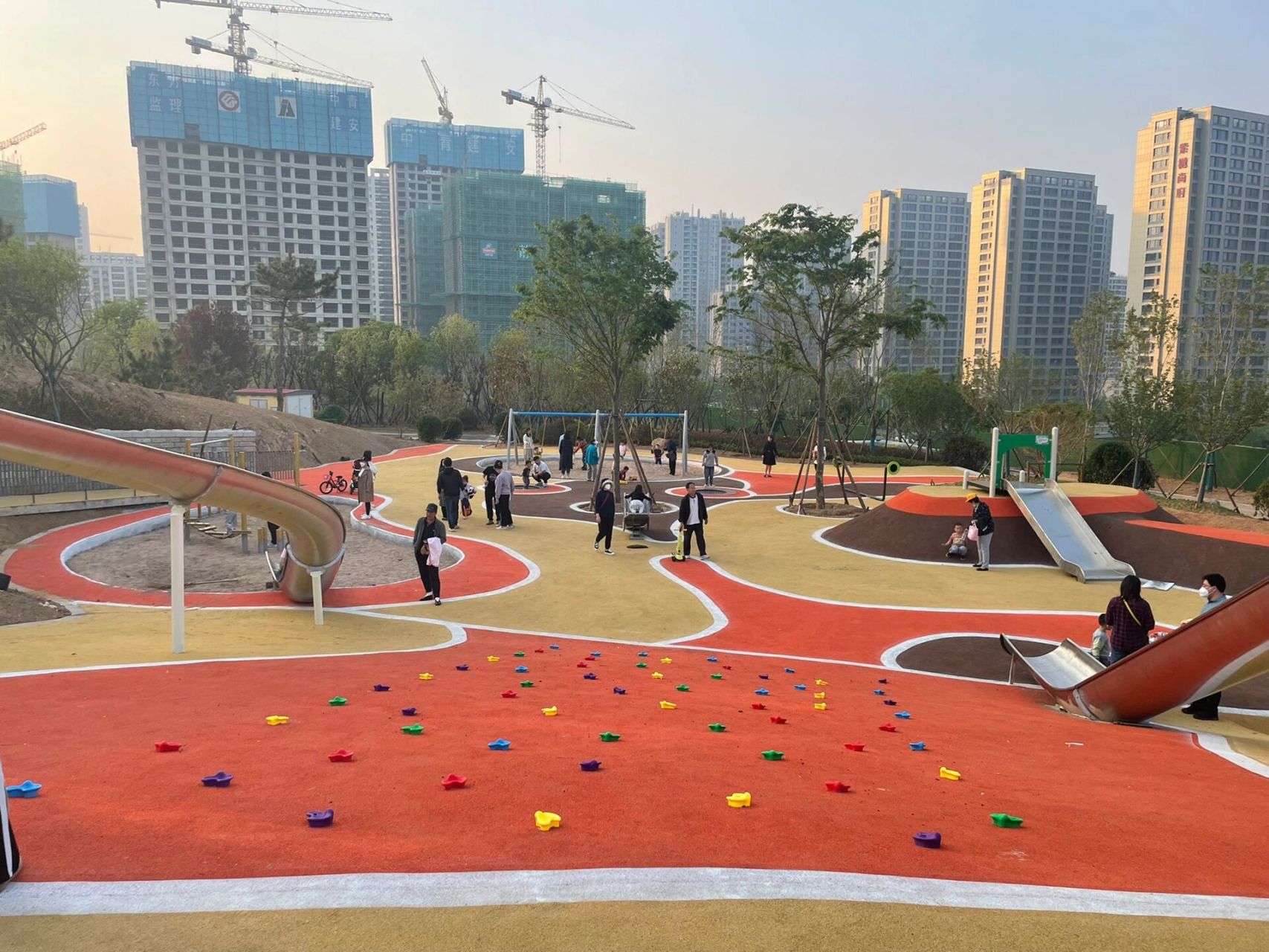 齐鲁康体公园 静澜山业主们,家门口的公园真不是吹的.