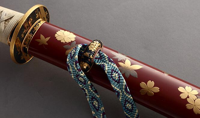 日本刀装具欣赏(拵こしらえ):金梨子地家纹散莳绘鞘饰太刀拵(出鲛柄)