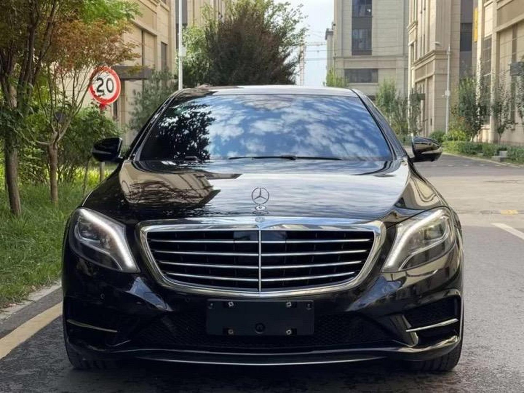 14年5月奔驰s400l尊贵型 上牌日期:2014年5月 车辆产地:进口 车辆颜色