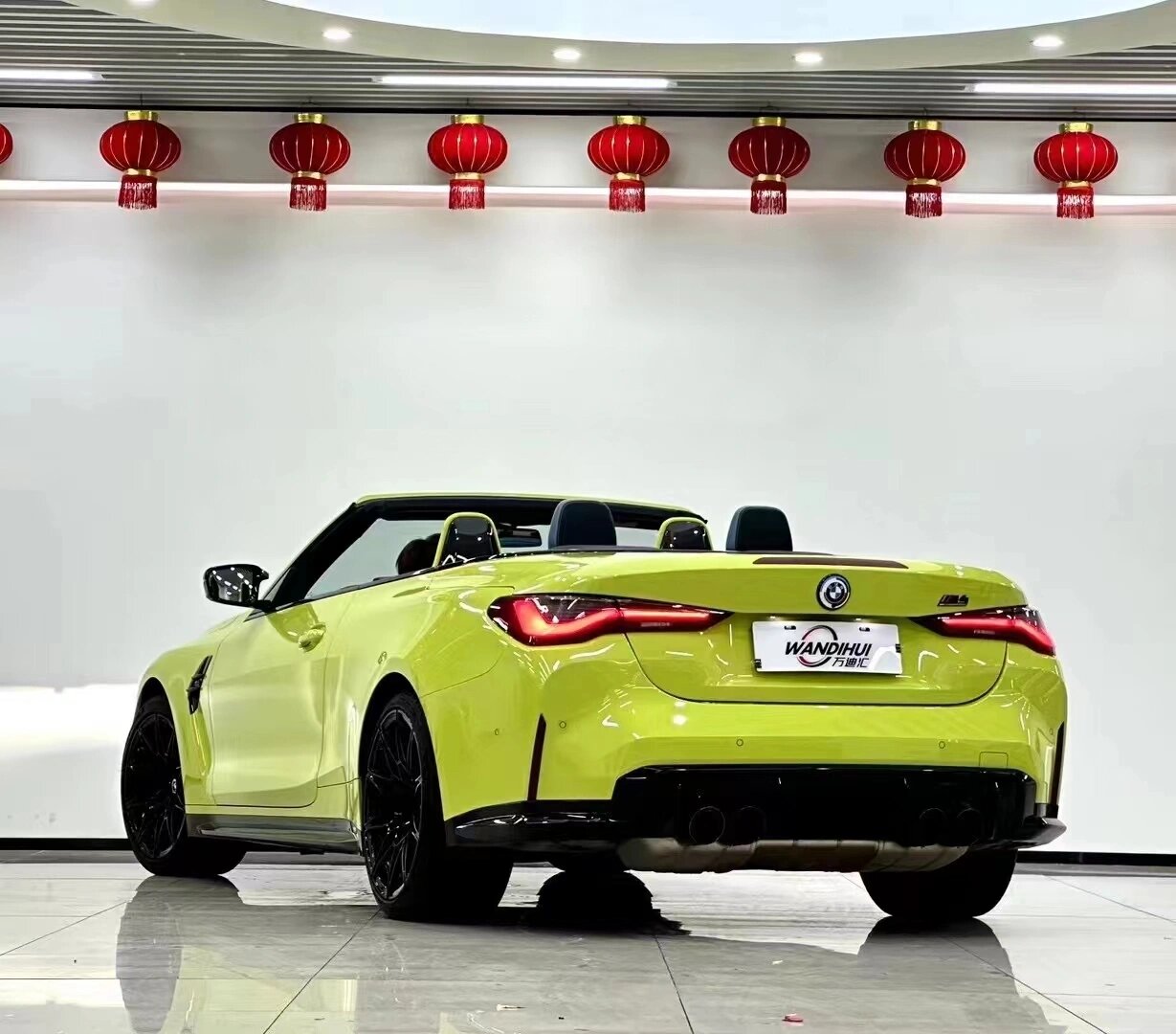 23年宝马m4 23年宝马m4 敞篷  雷霆版 荧光绿/游艇蓝   8k公里 喜欢