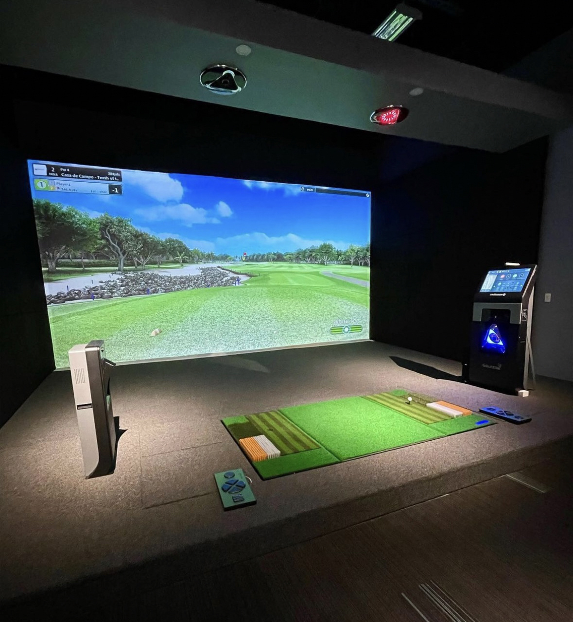 多伦多最新高尔夫模拟器科技—golflive 最新科技 超大屏幕, 10台golf