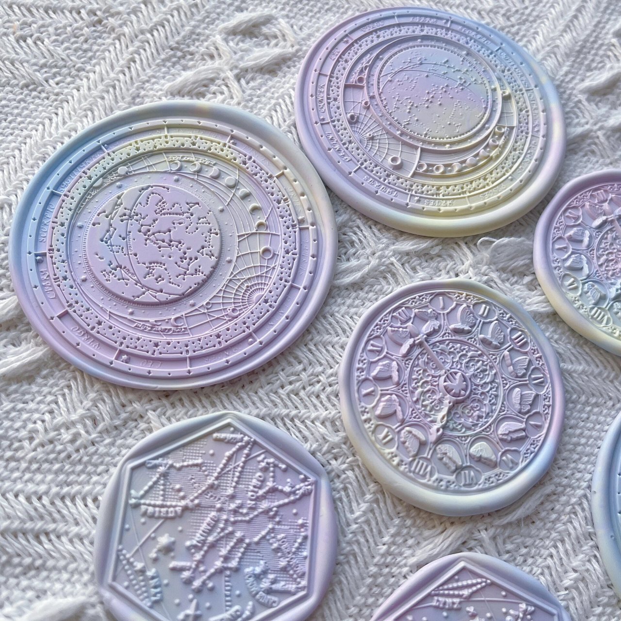 火漆印章配色分享: 火漆印章是银票家的蝴蝶钟和星盘 的确,好东西是